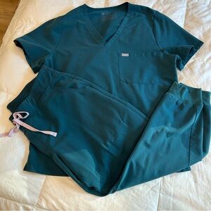 Figs Women's Deep Teal Scrub Set